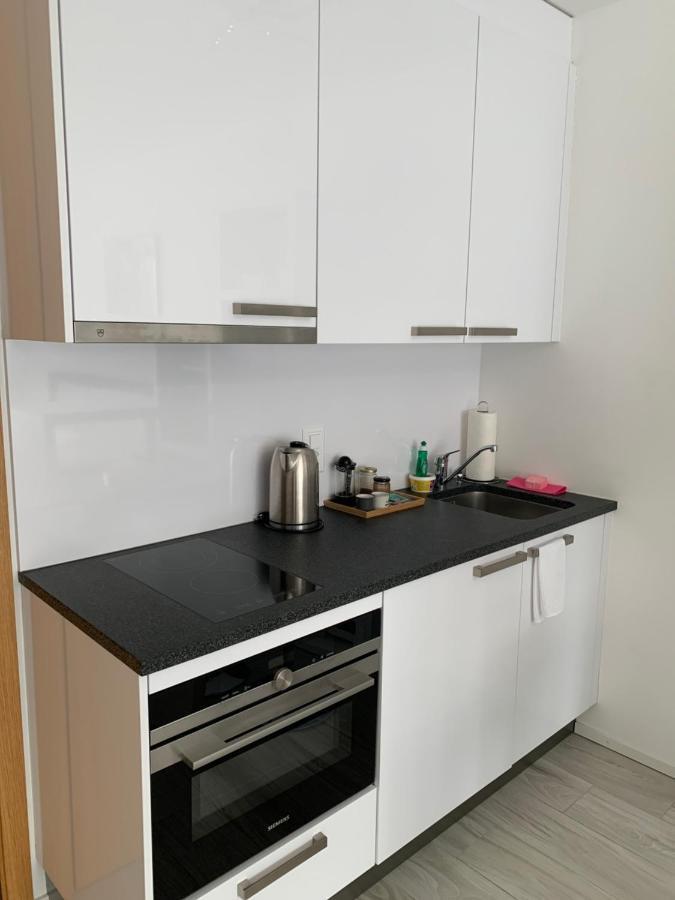 B&B Kelly Plus Лозанна Экстерьер фото