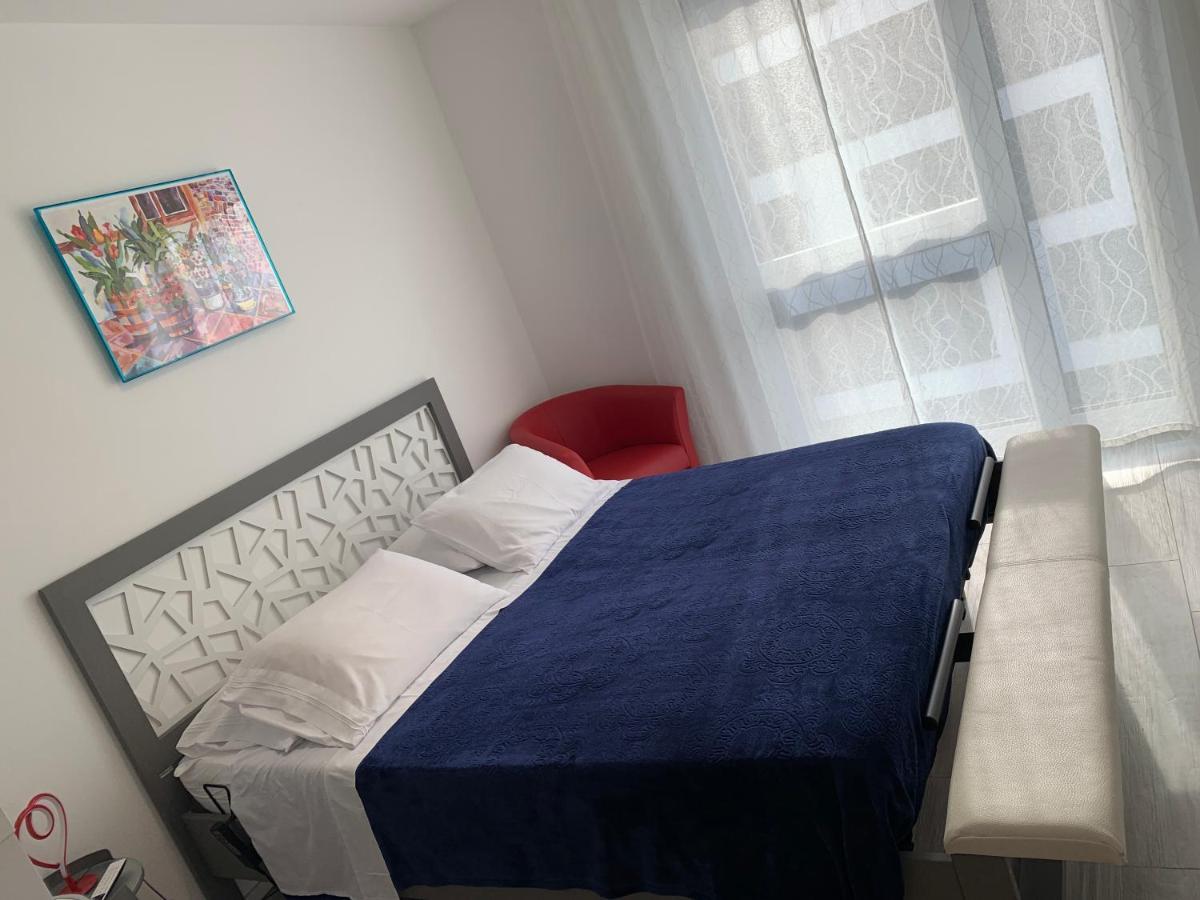 B&B Kelly Plus Лозанна Экстерьер фото